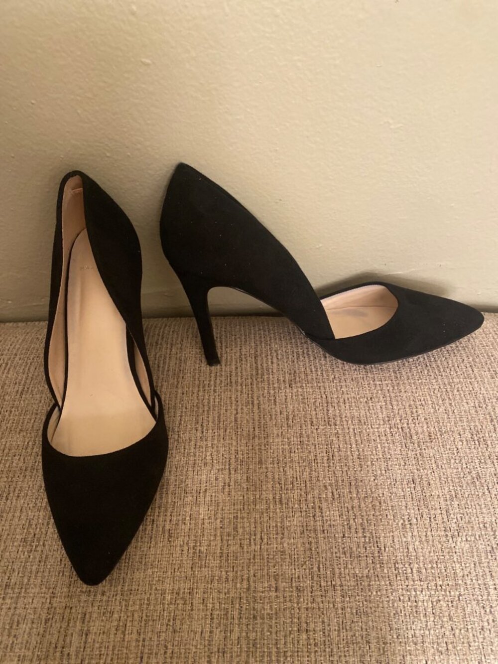 Halston Black D’Orsay Pointed Toe Heels Pumps Size 6.5